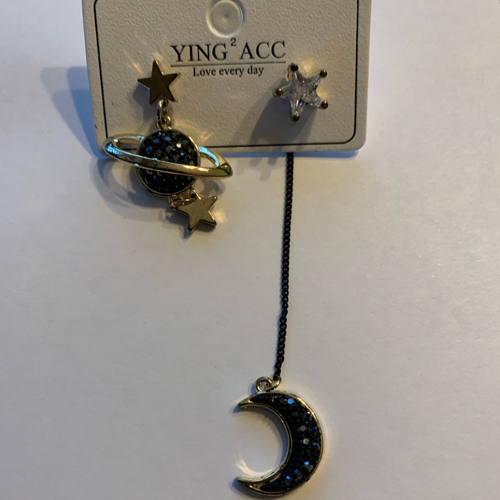 Moon 🌙 and stars ⭐️ stud earrings